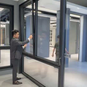 cửa nhôm trượt lật vào trong